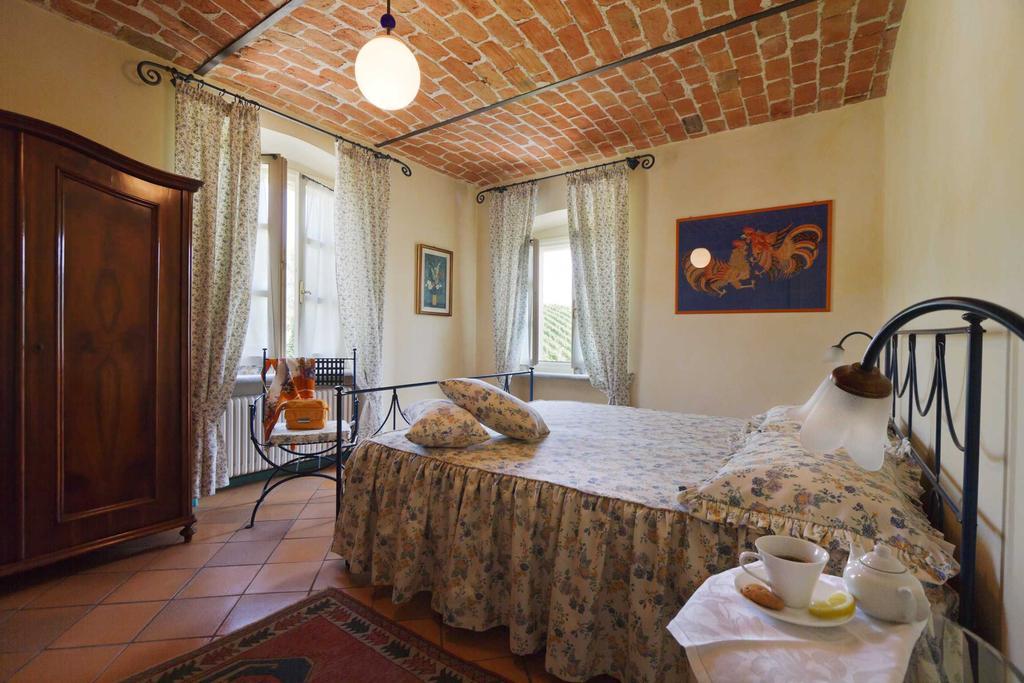 La Giribaldina Winery & Farmhouse Calamandrana Rom bilde